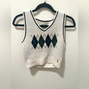 HOLLISTER CO WHITE CROPPED VEST 🤍 size small!